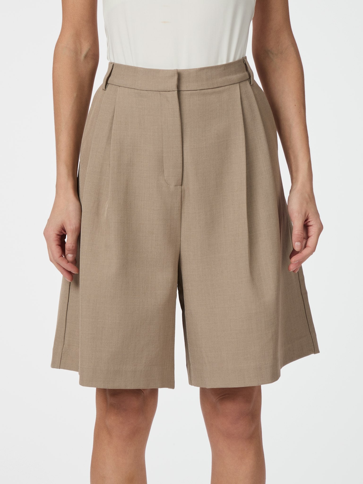 Nika Structure Shorts - Dark Taupe