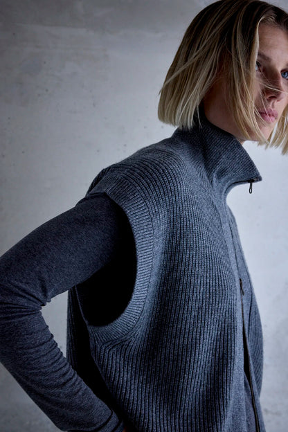 Joslyn - Dark Grey