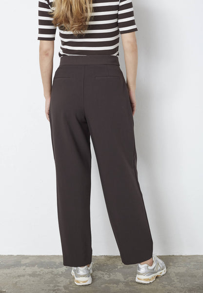 VolaCC Carrot Pleat LL Pant - Dark Brown