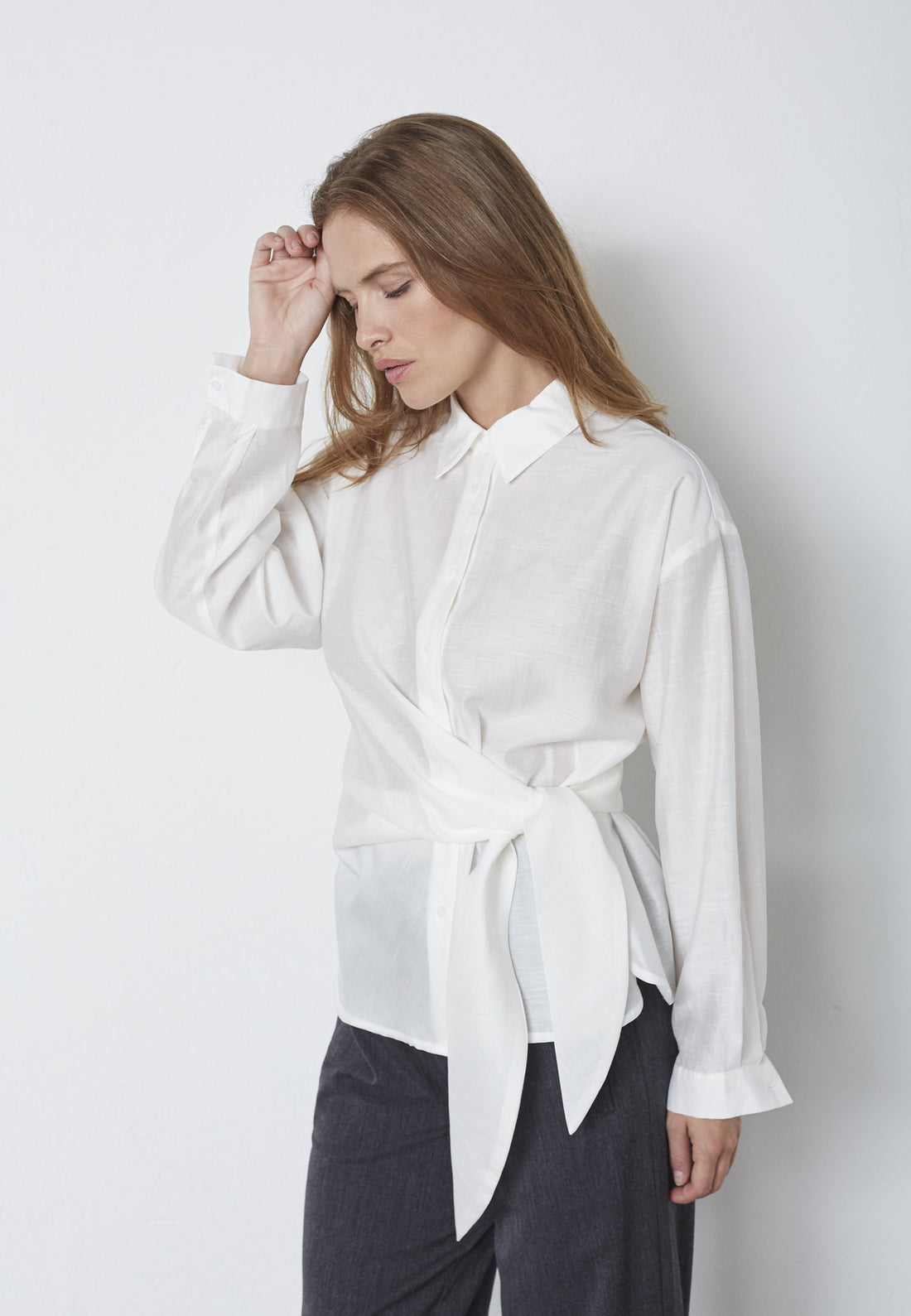 IdinaCC Tie Shirt - Off White