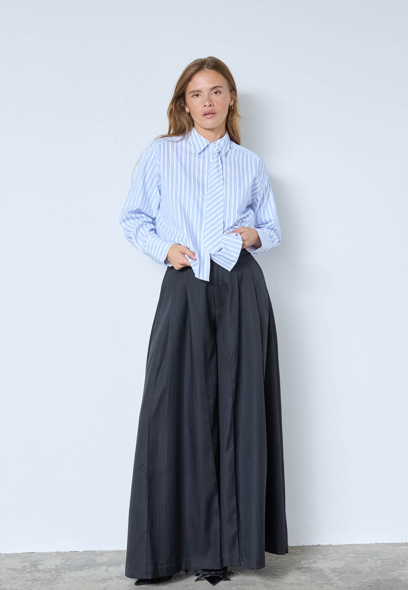 DevinCC Stripe Tie Shirt - Blue