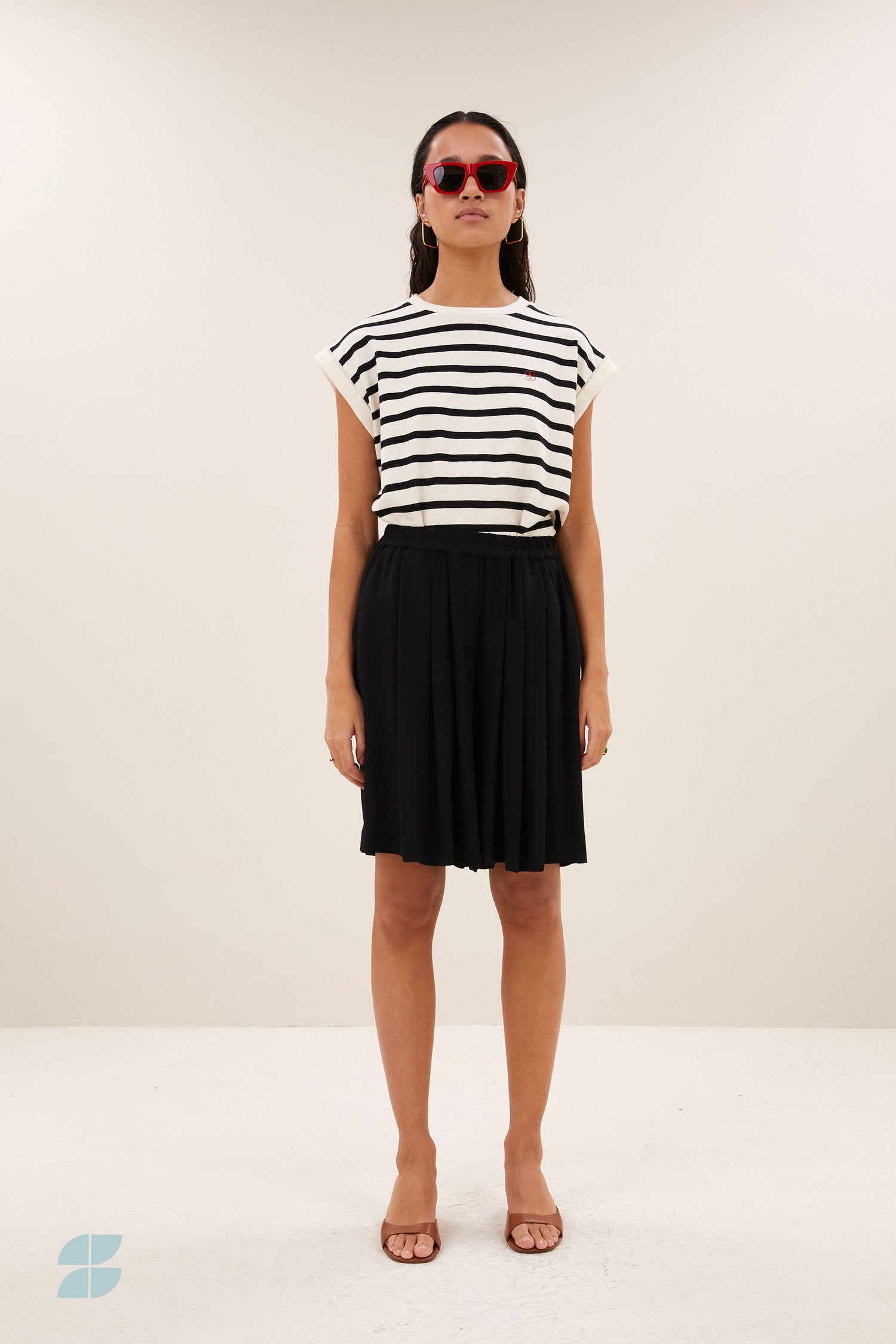 Tobi Stripe Logo Top - Grain black stripe