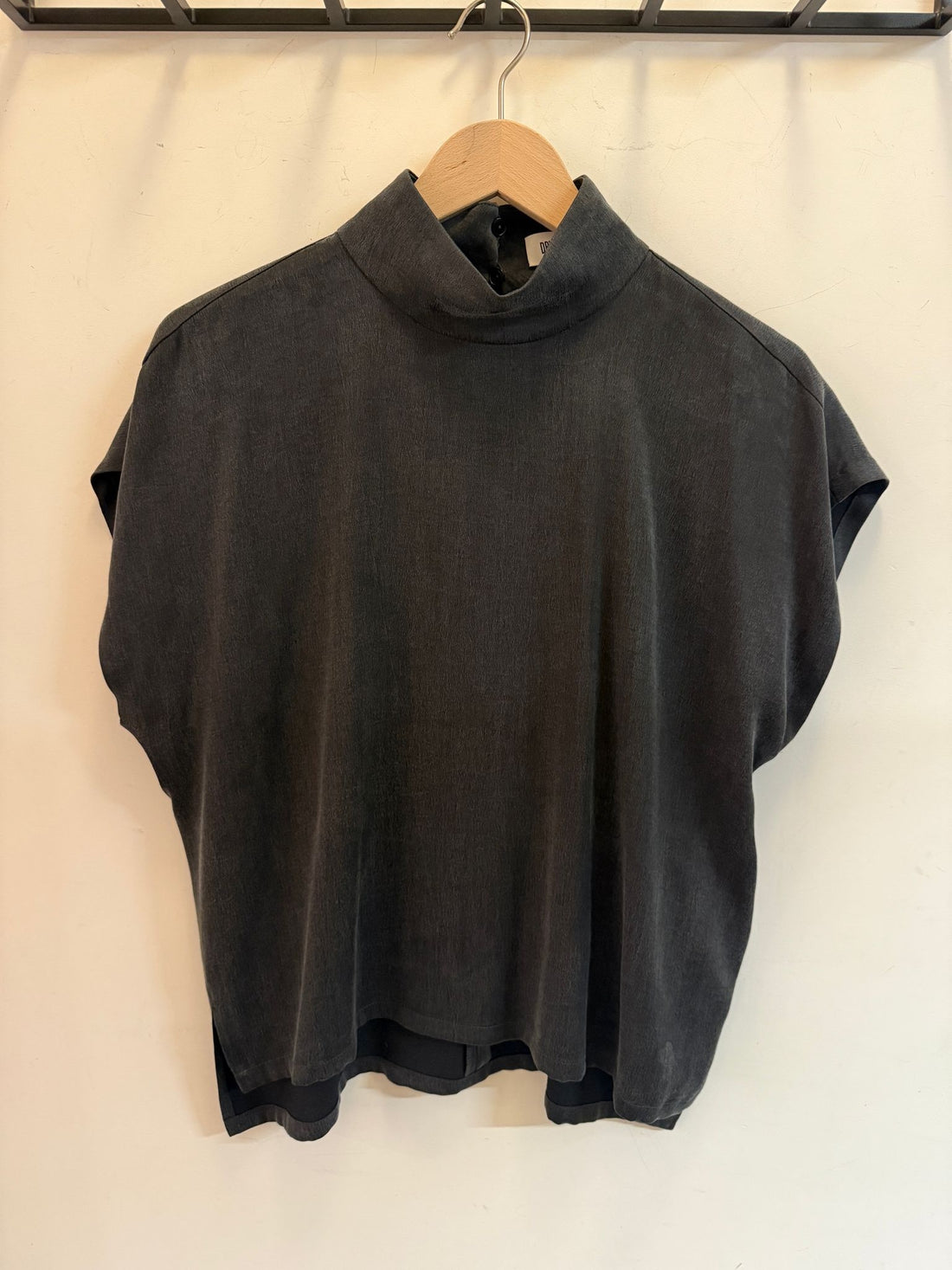 Alaria_1 blouse - grey 1012 ss25