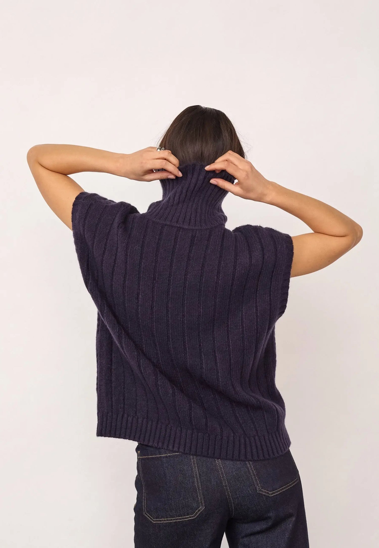RowCC Oversize Cable Knit Vest - Navy