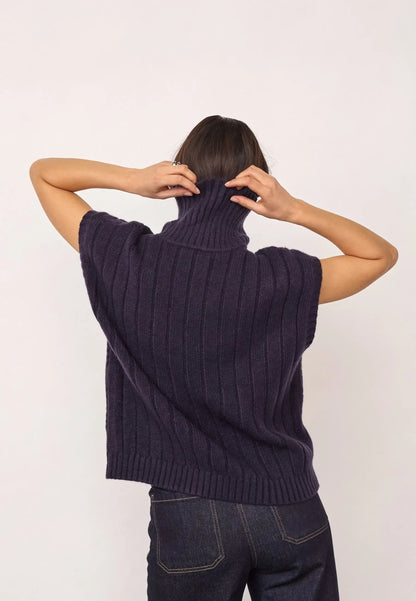 RowCC Oversize Cable Knit Vest - Navy