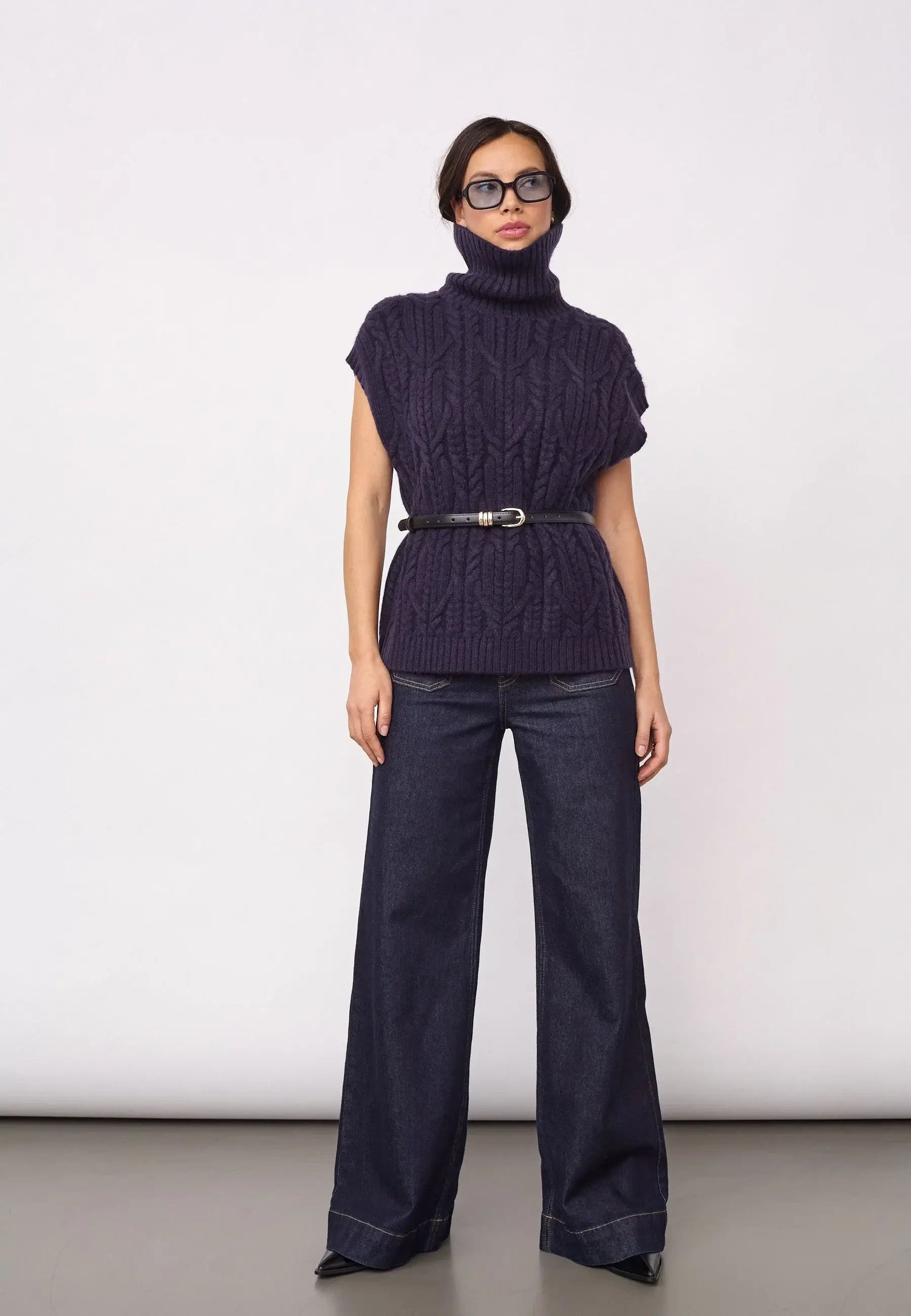 RowCC Oversize Cable Knit Vest - Navy