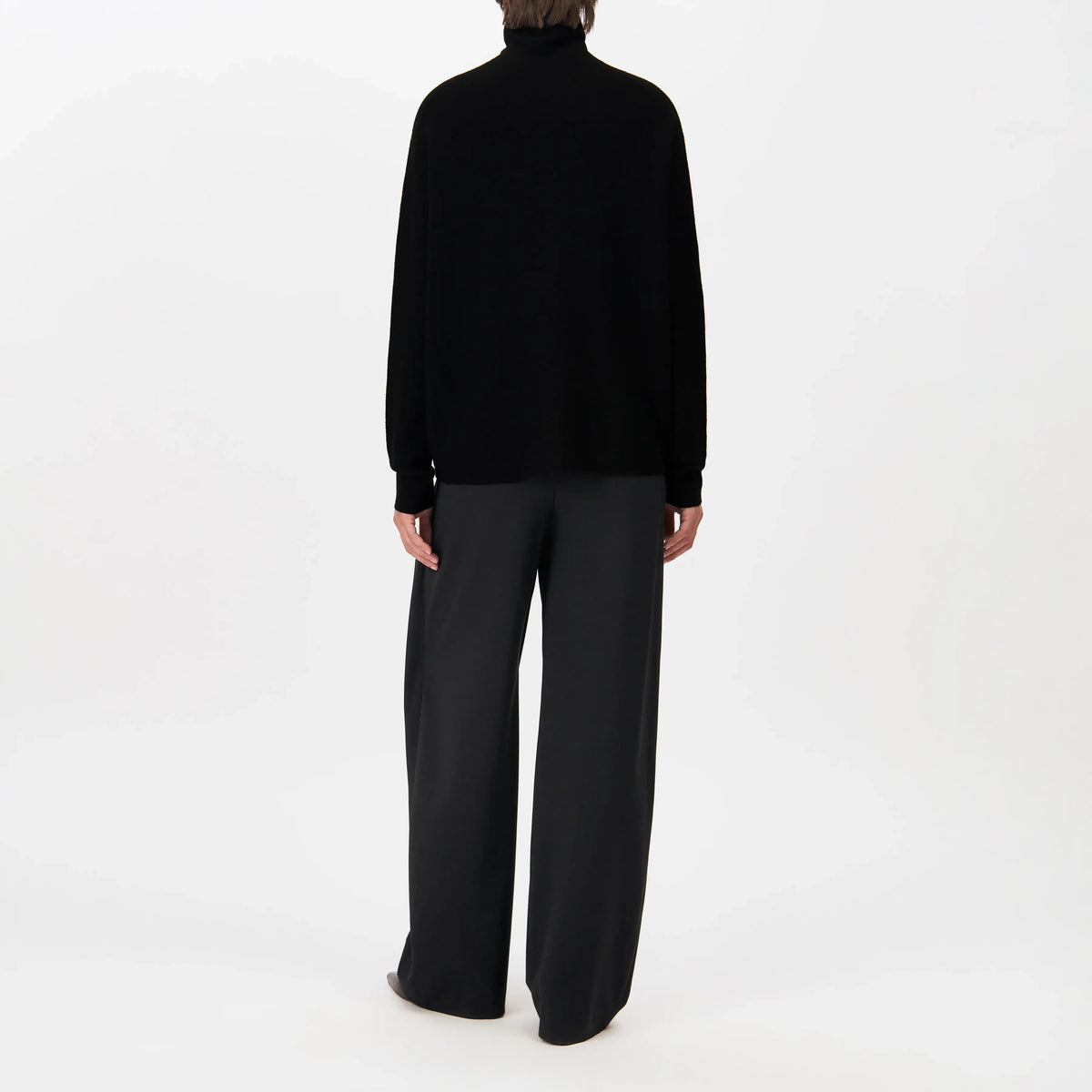 Liora - Black