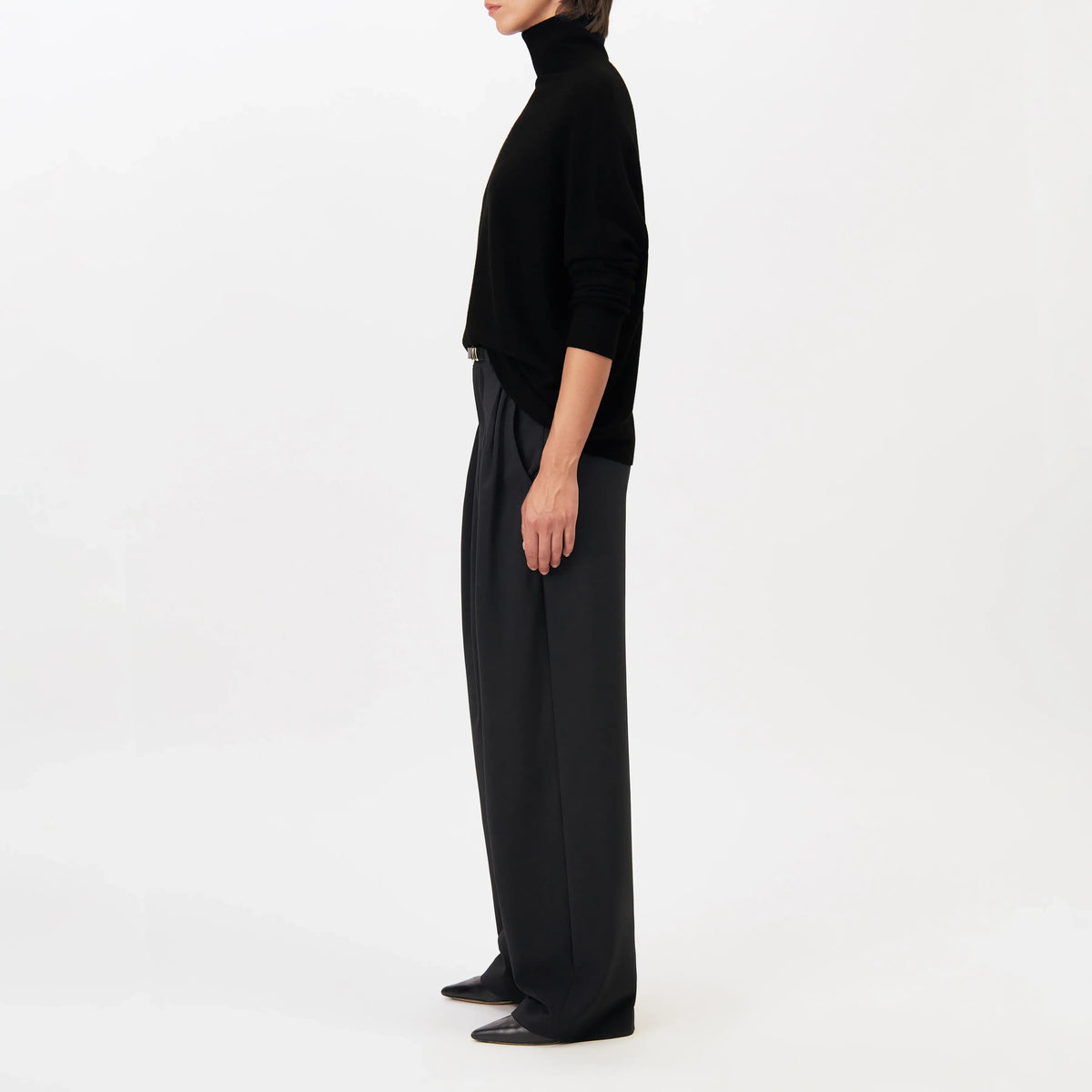 Liora - Black