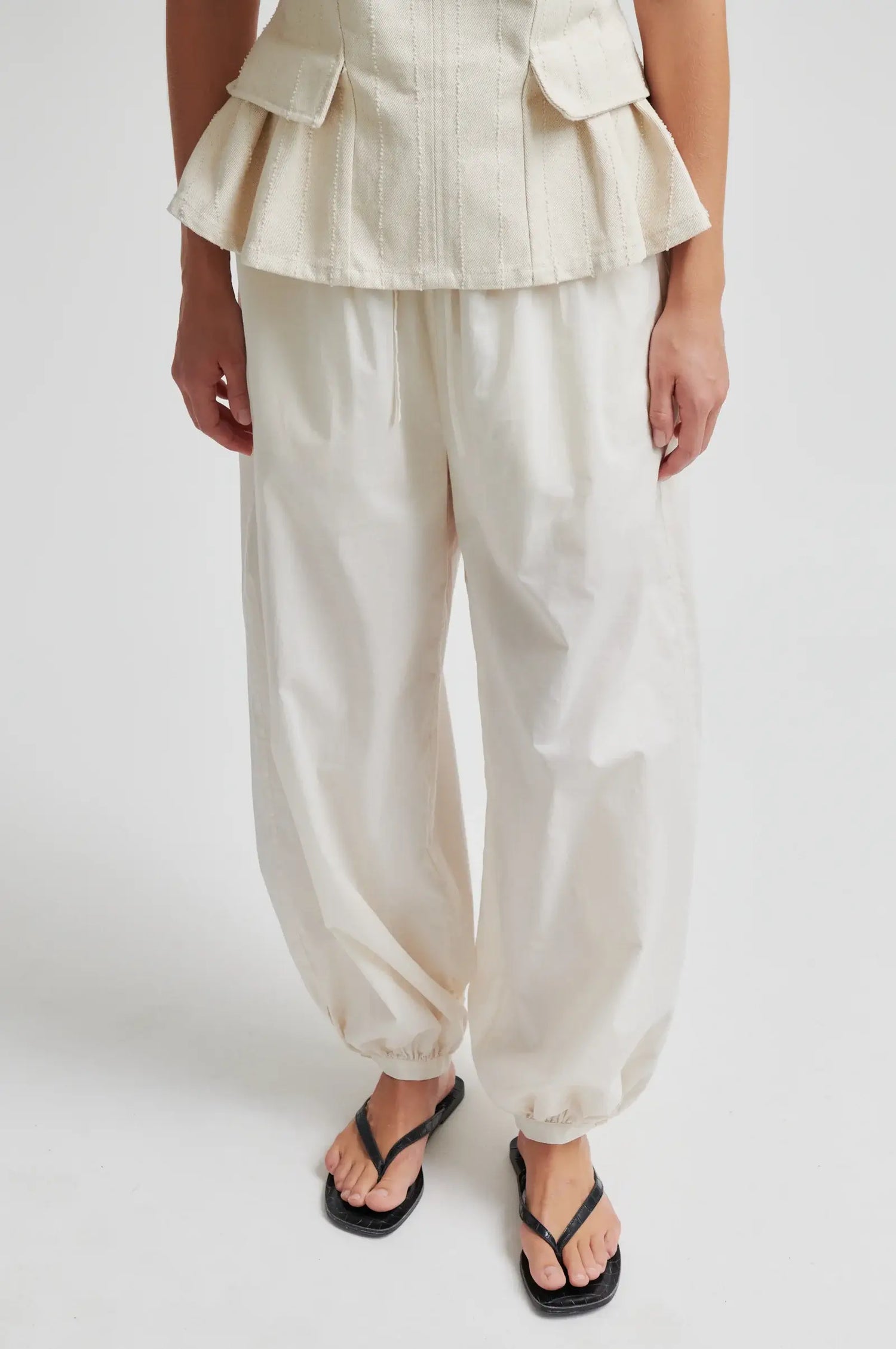 Avida Trousers - Eggnog