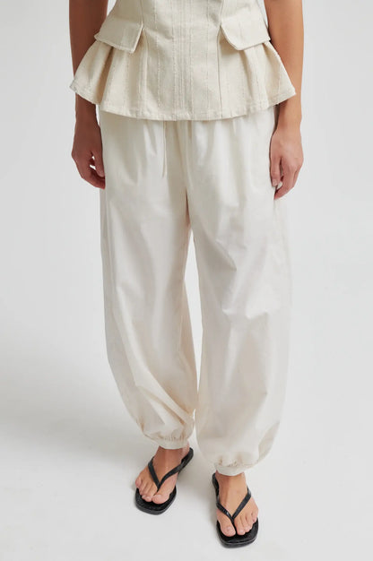 Avida Trousers - Eggnog