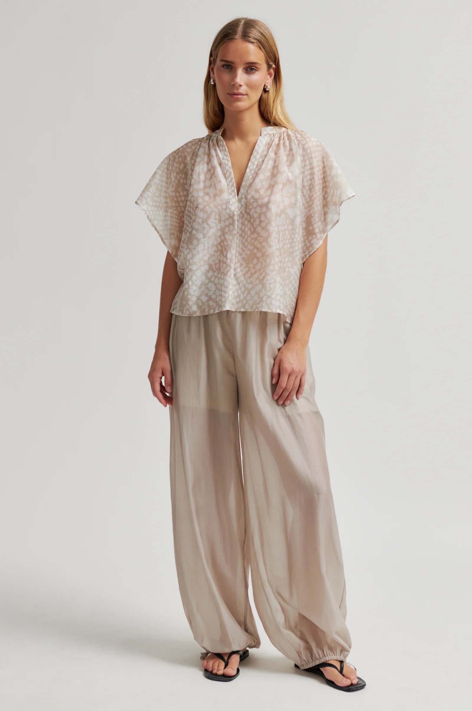Shades Blouse - Plaza Taupe