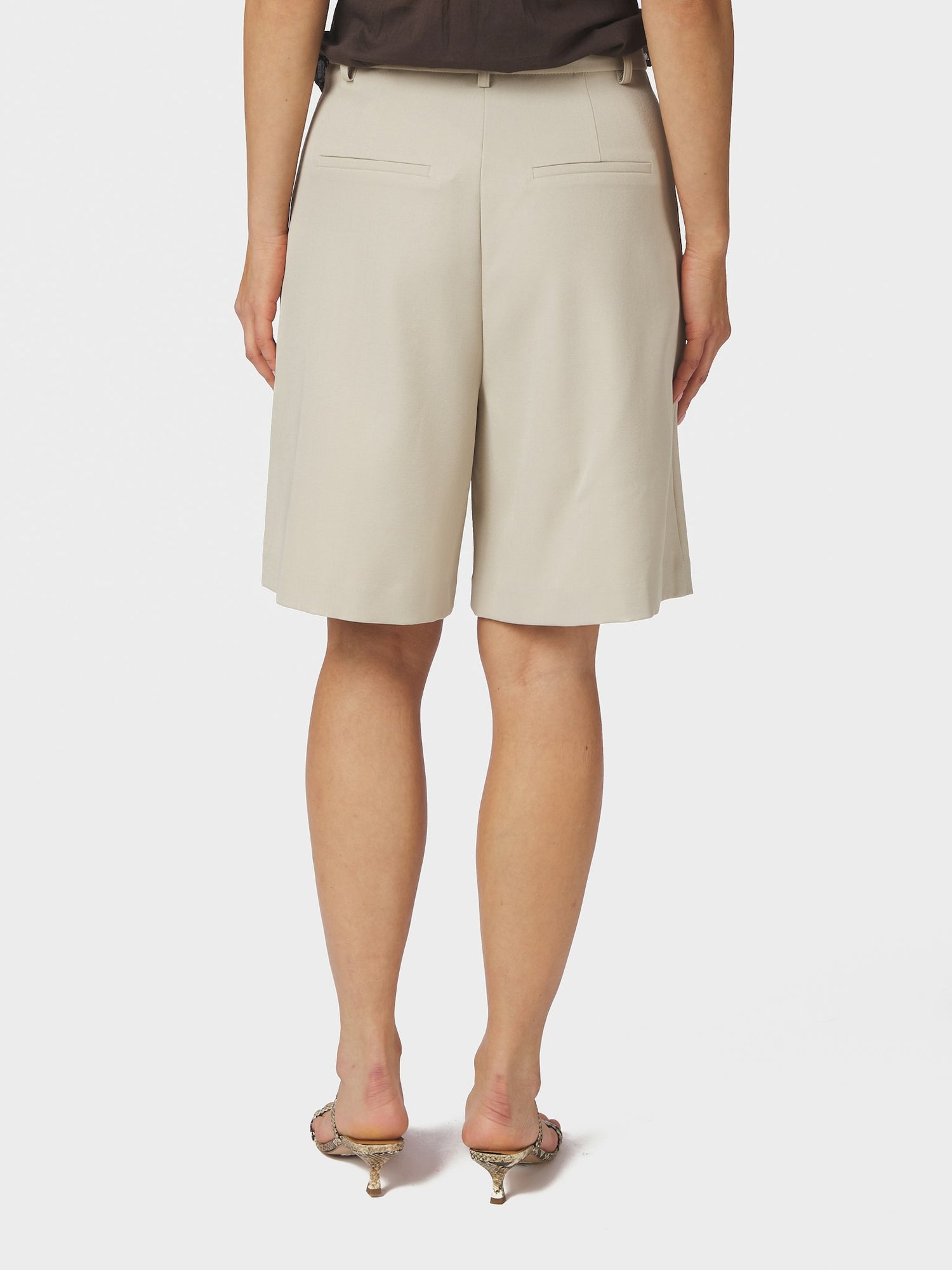 Nika Structure Shorts - Creme