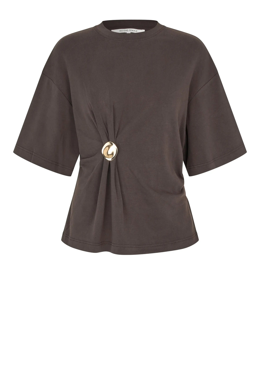 Enora Brooch Tee - Chocolate Torte