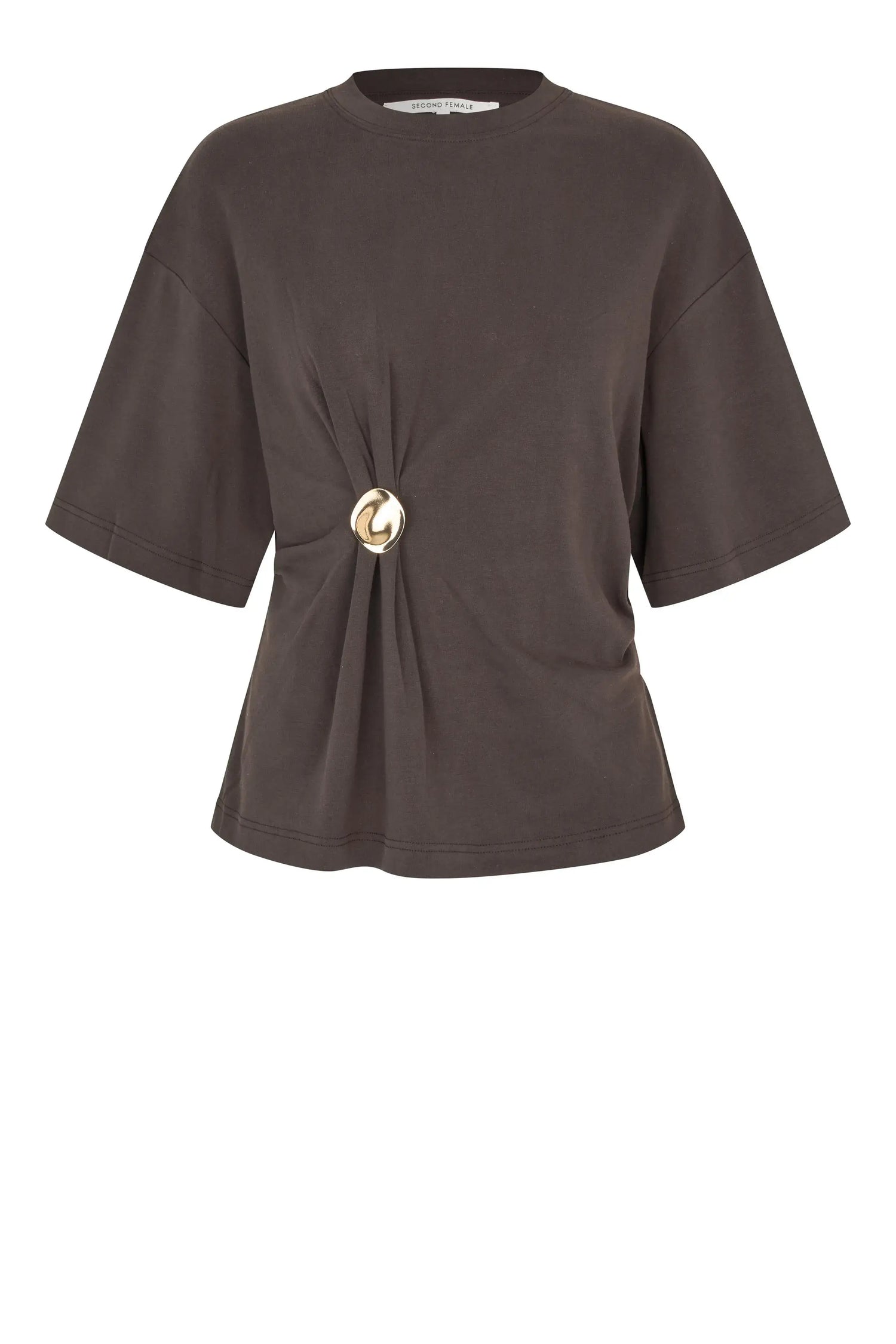 Enora Brooch Tee - Chocolate Torte