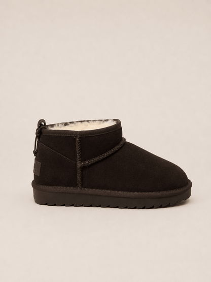 Kurzer Lammfellstiefel aus Veloursleder - Chocolate