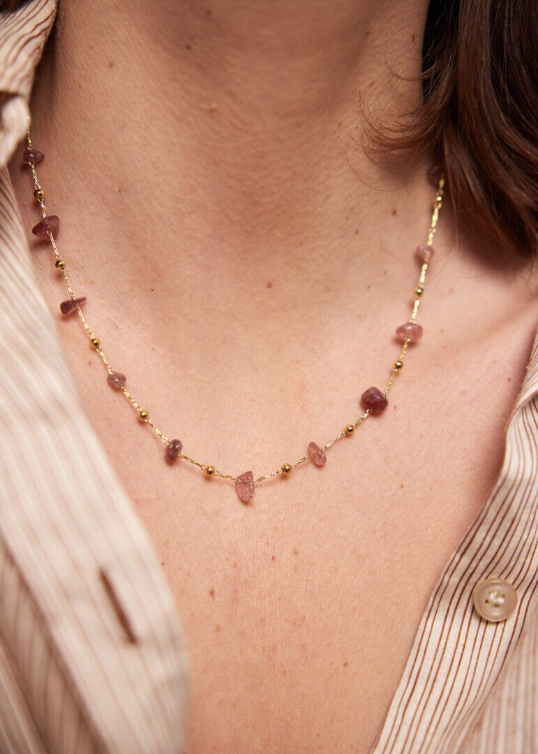 Fijn kort kettinkje met ongelijke edelsteentjes - Warm Roze