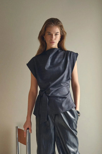 EloraCC Check Pleat Top - Dark Grey