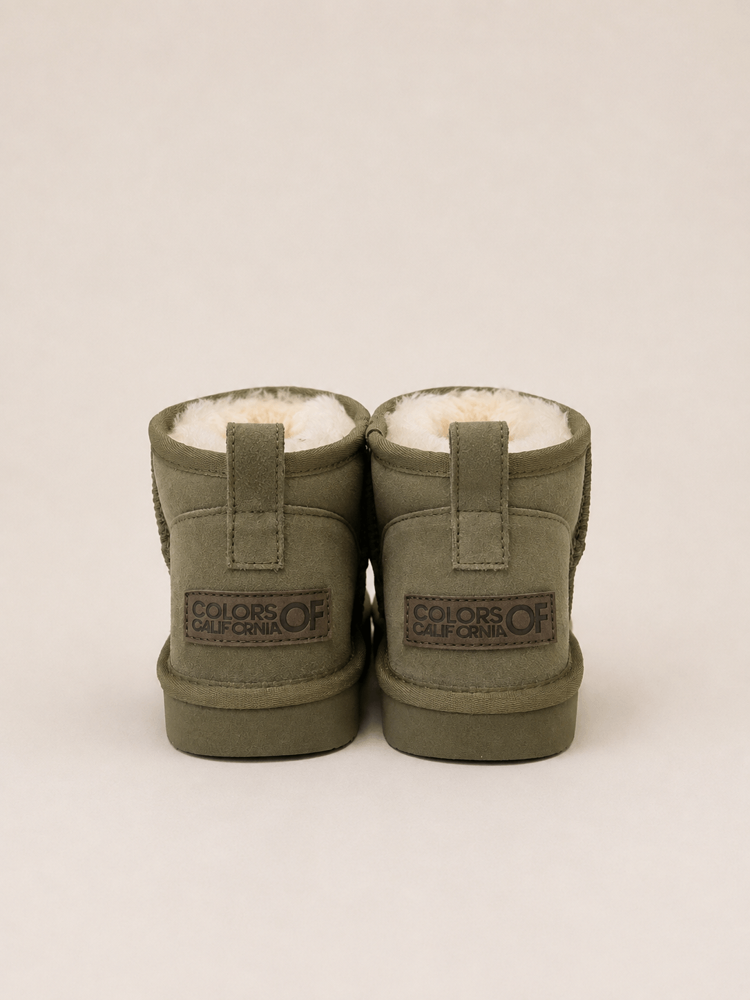Kurzer Lammfellstiefel aus Veloursleder – Olivgrau