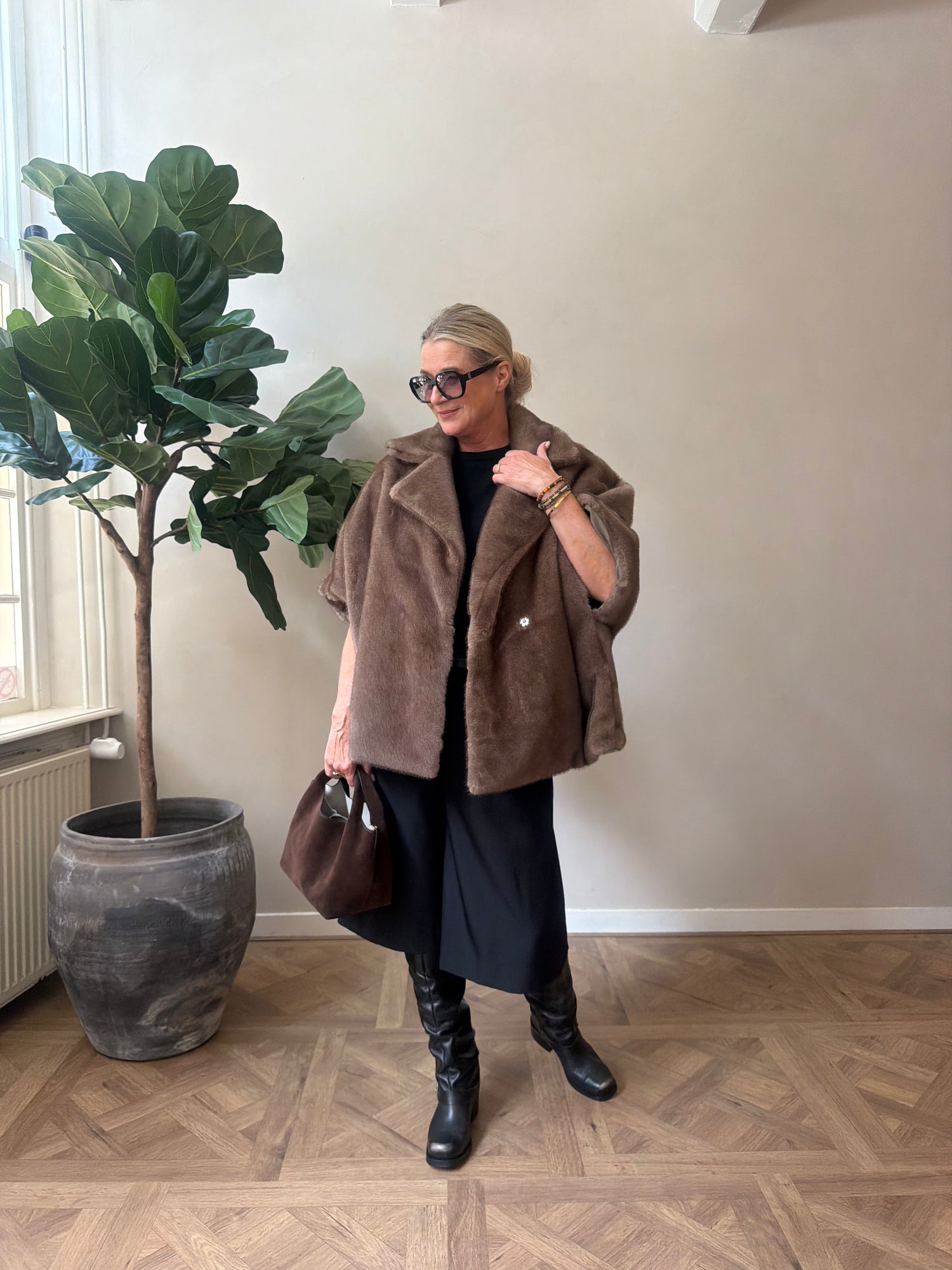 Elin Faux Mink Cape – Dark Clay