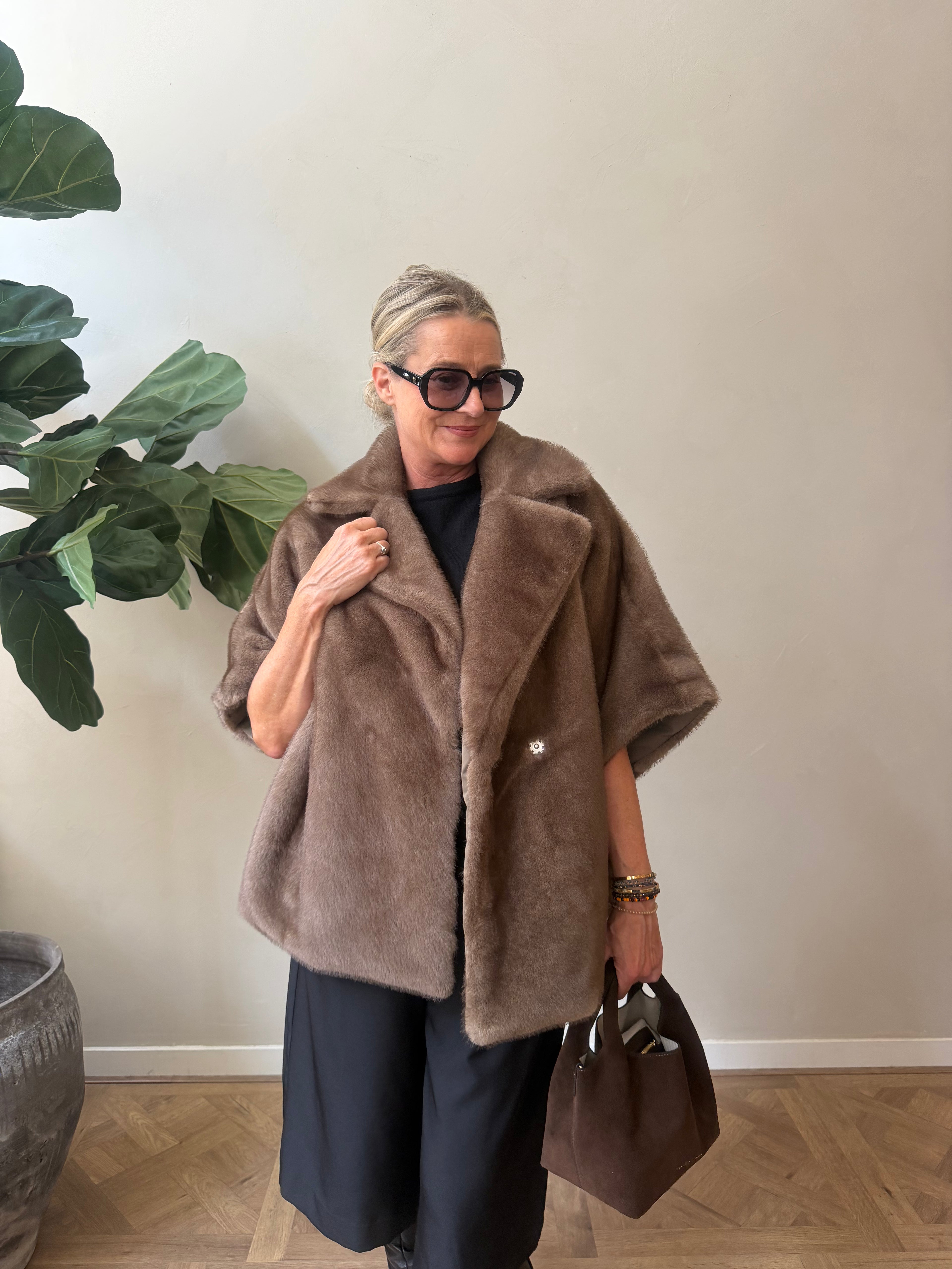 Elin Faux Mink Cape – Dark Clay
