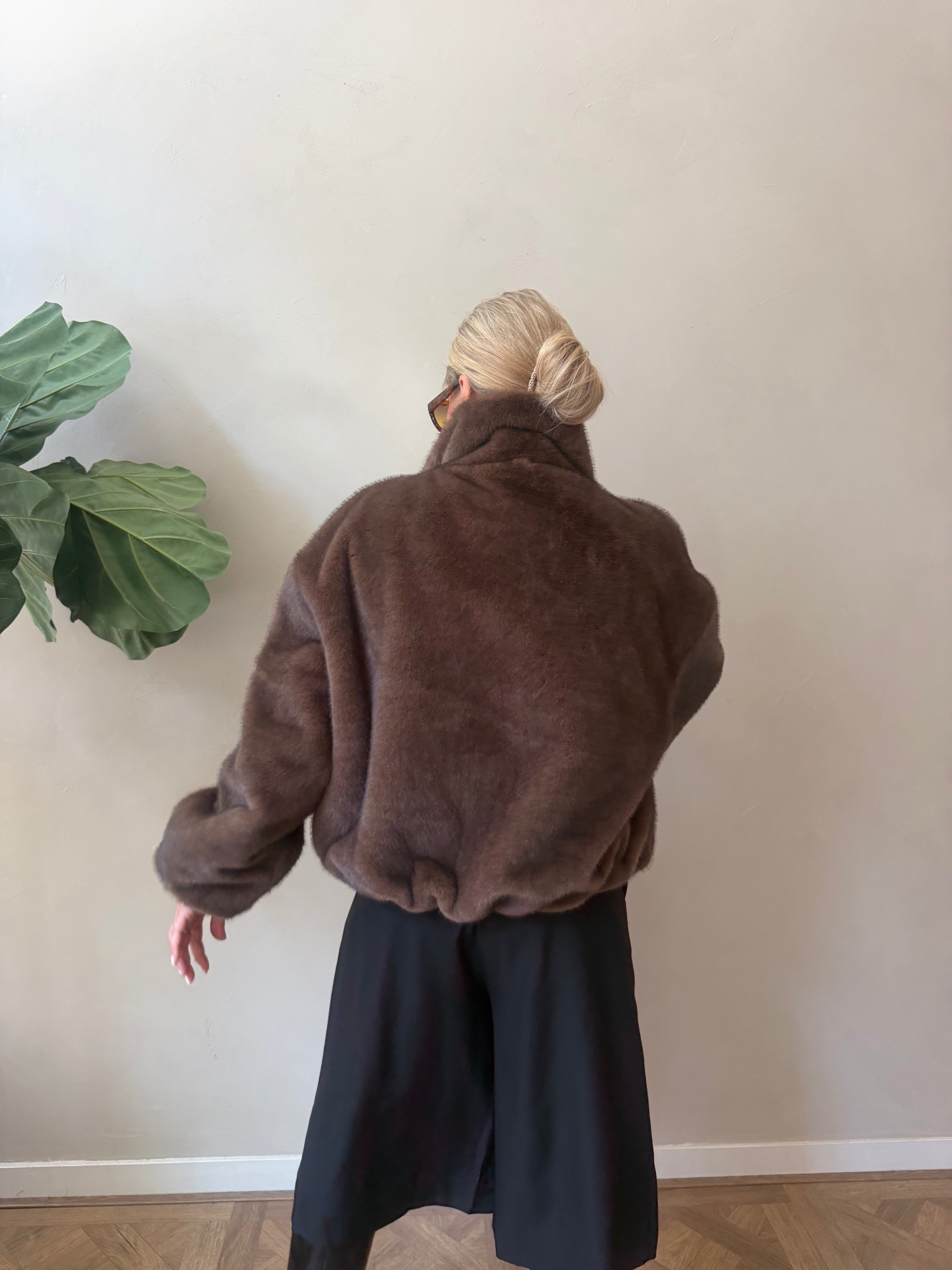 Ally Faux-Nerzjacke – Dunkelbraun/Olive