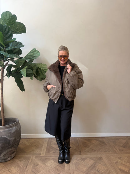 Ally Faux-Nerzjacke – Dunkelbraun/Olive