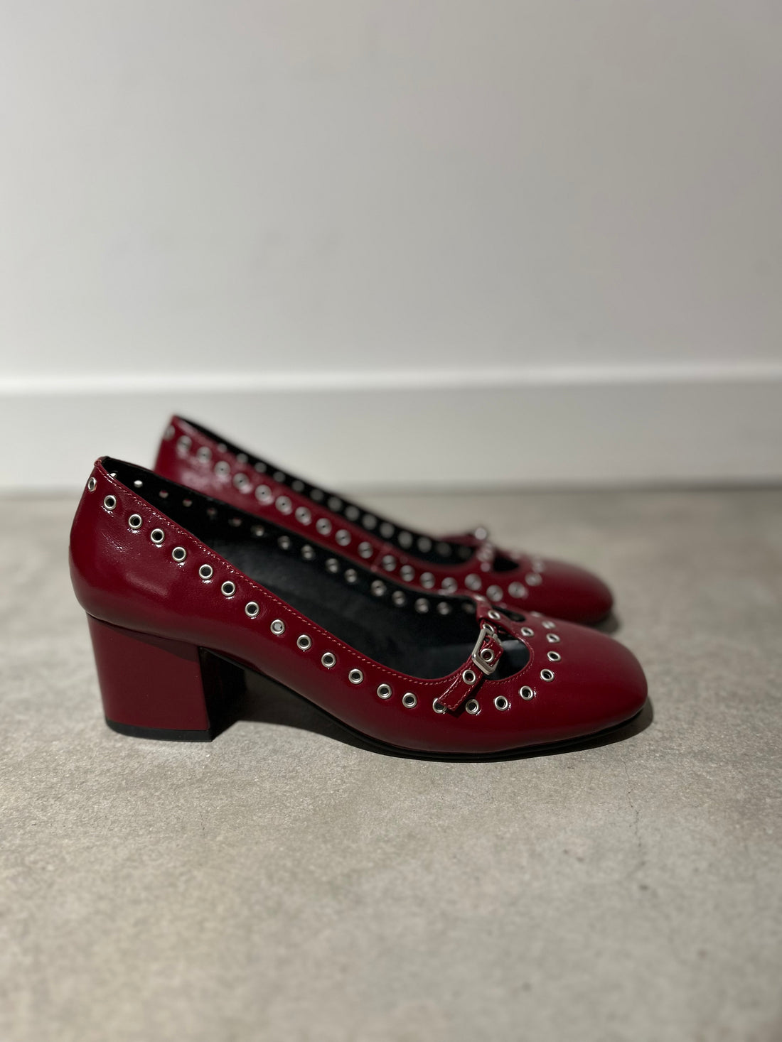 Salones - Creased Leather Carmin
