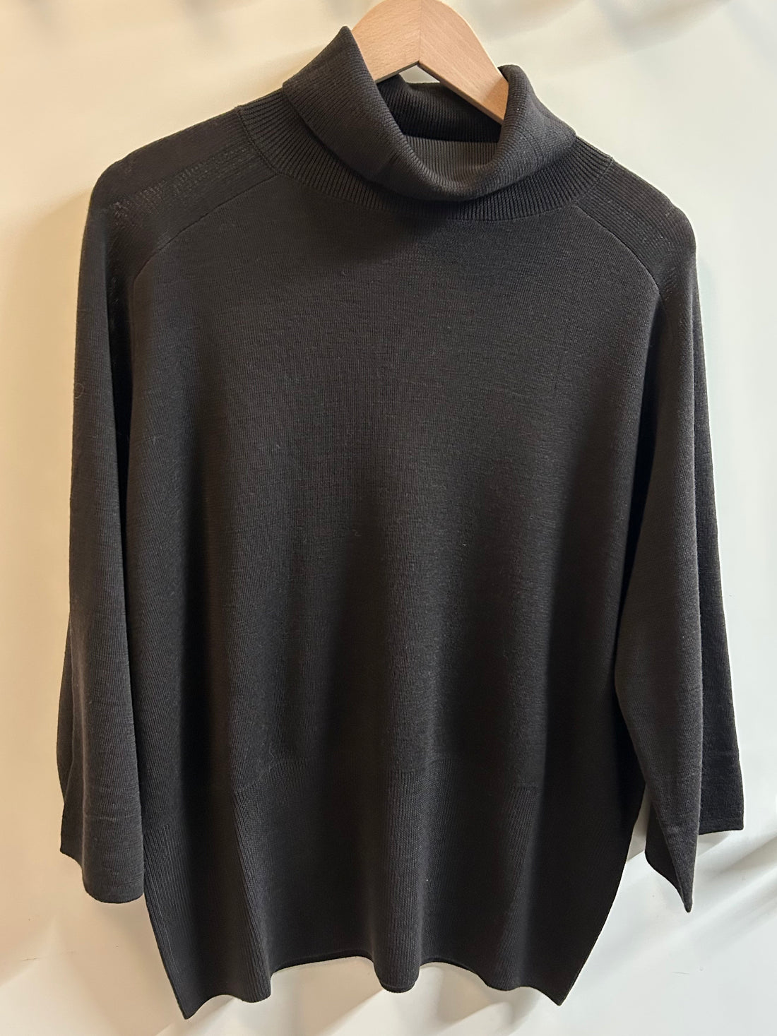 64.201 Sweater - Coffee