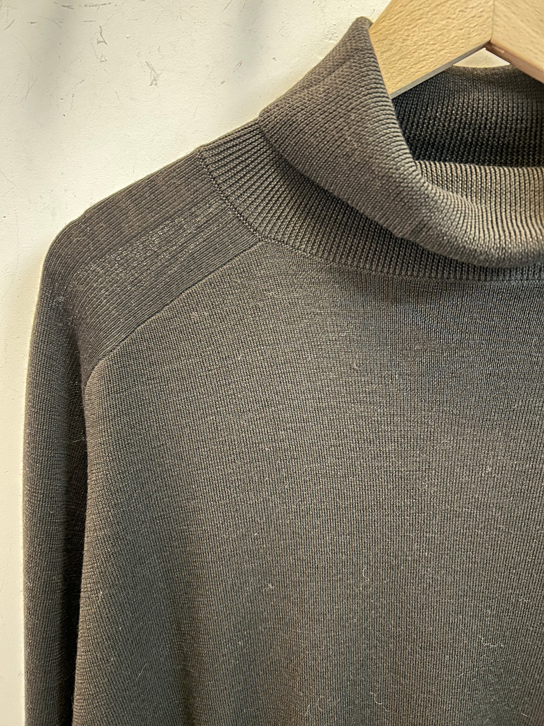 64.201 Sweater - Coffee