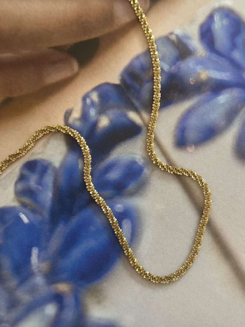 Fijne bewerkte korte ketting - Goud