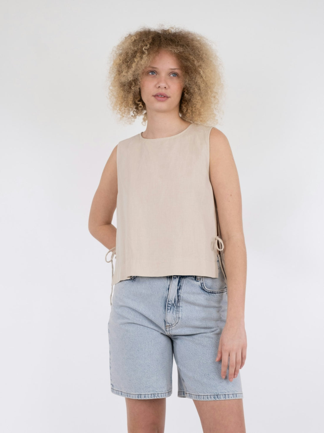 Svetlana Linen Top - Sand