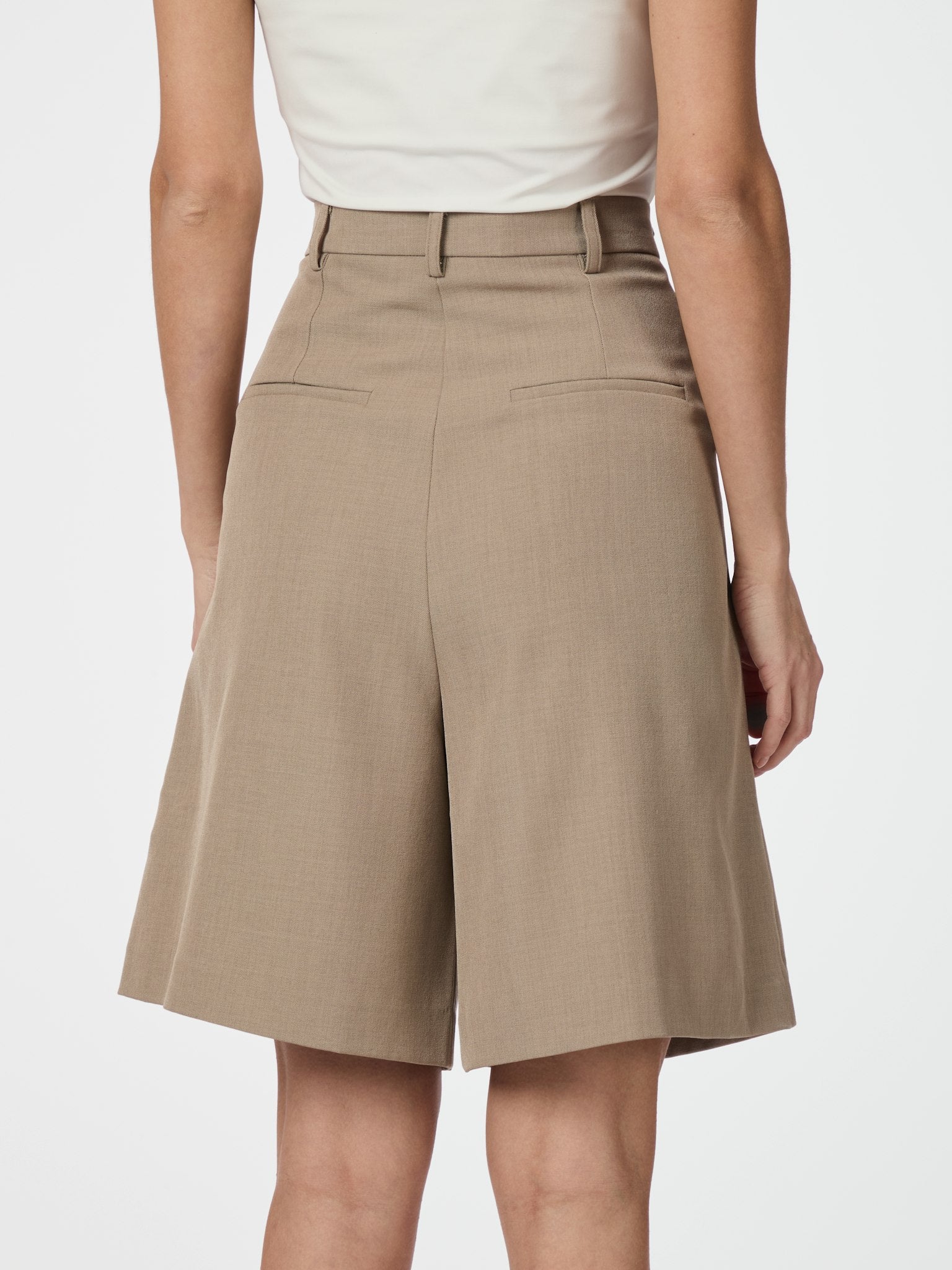 Nika Structure Shorts - Dark Taupe