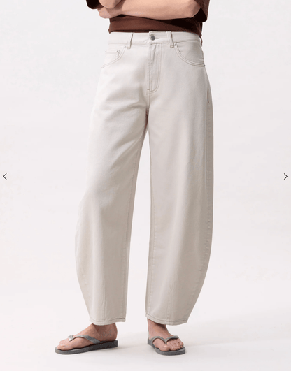 Cropped Barrel Fit Jeans - Cream