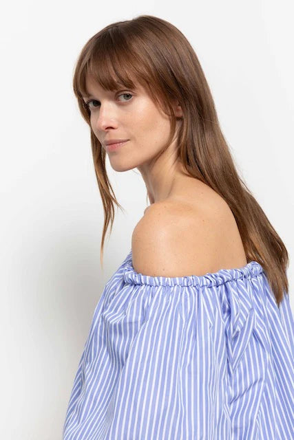Now Off The Shoulders Top - White &amp; Blue