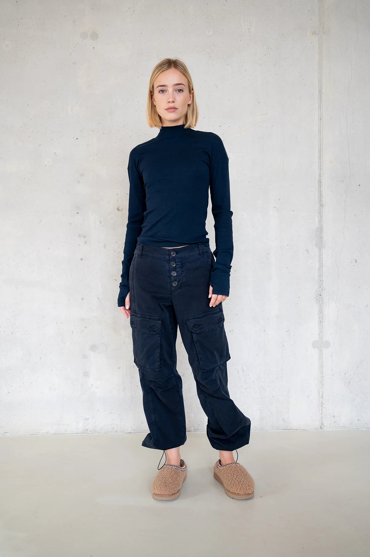 W25Z815LTD Trousers - Navy