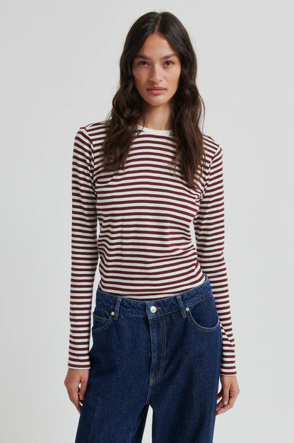 Alvilda O-neck tee - Fudge