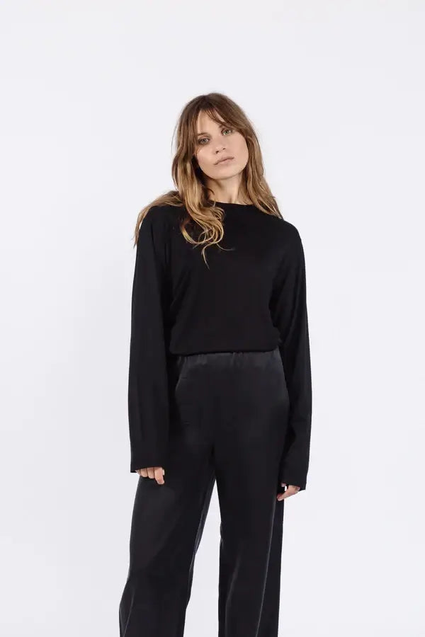 Cosy Crew Neck T-Shirt With Long Sleeves Black