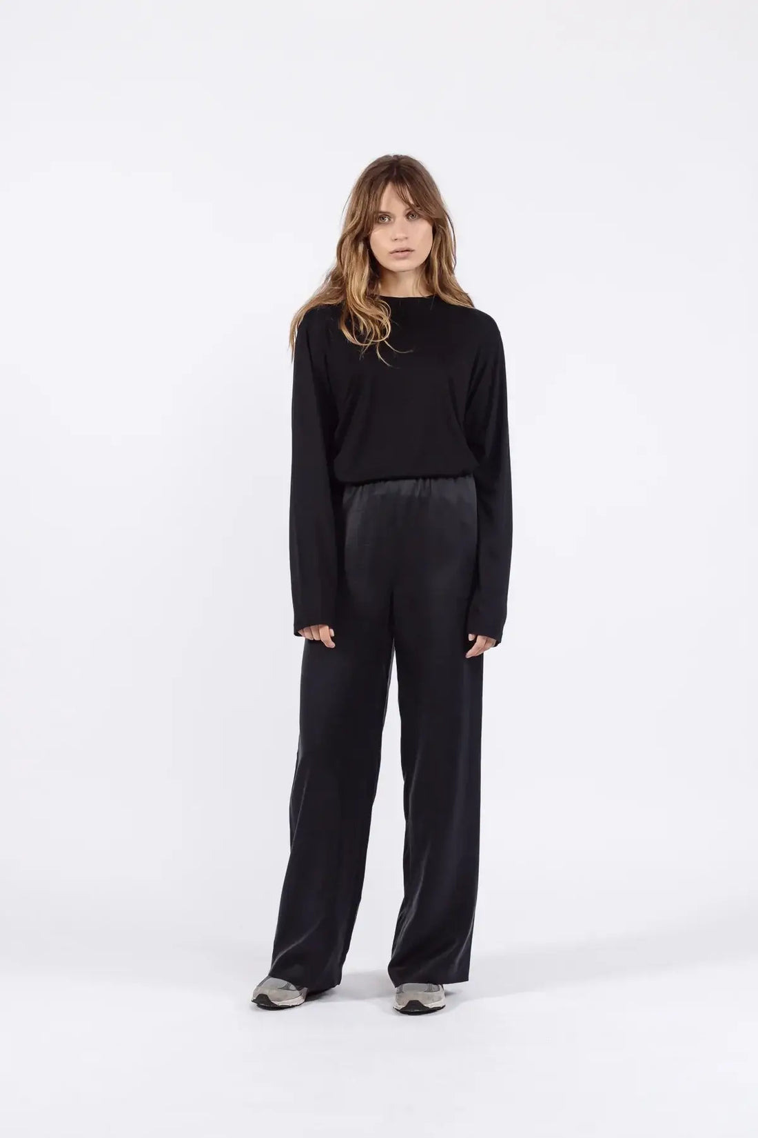 Cosy Crew Neck T-Shirt With Long Sleeves Black