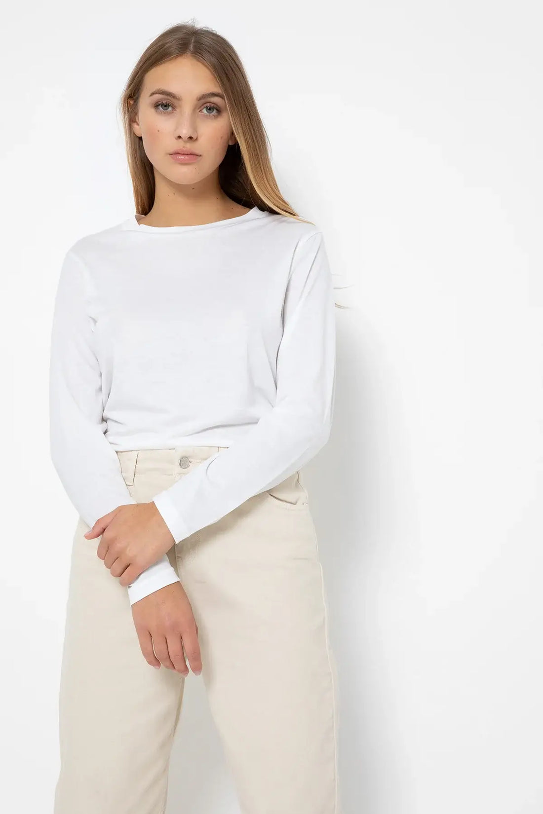 Cosy Crew Neck T-Shirt With Long Sleeves White