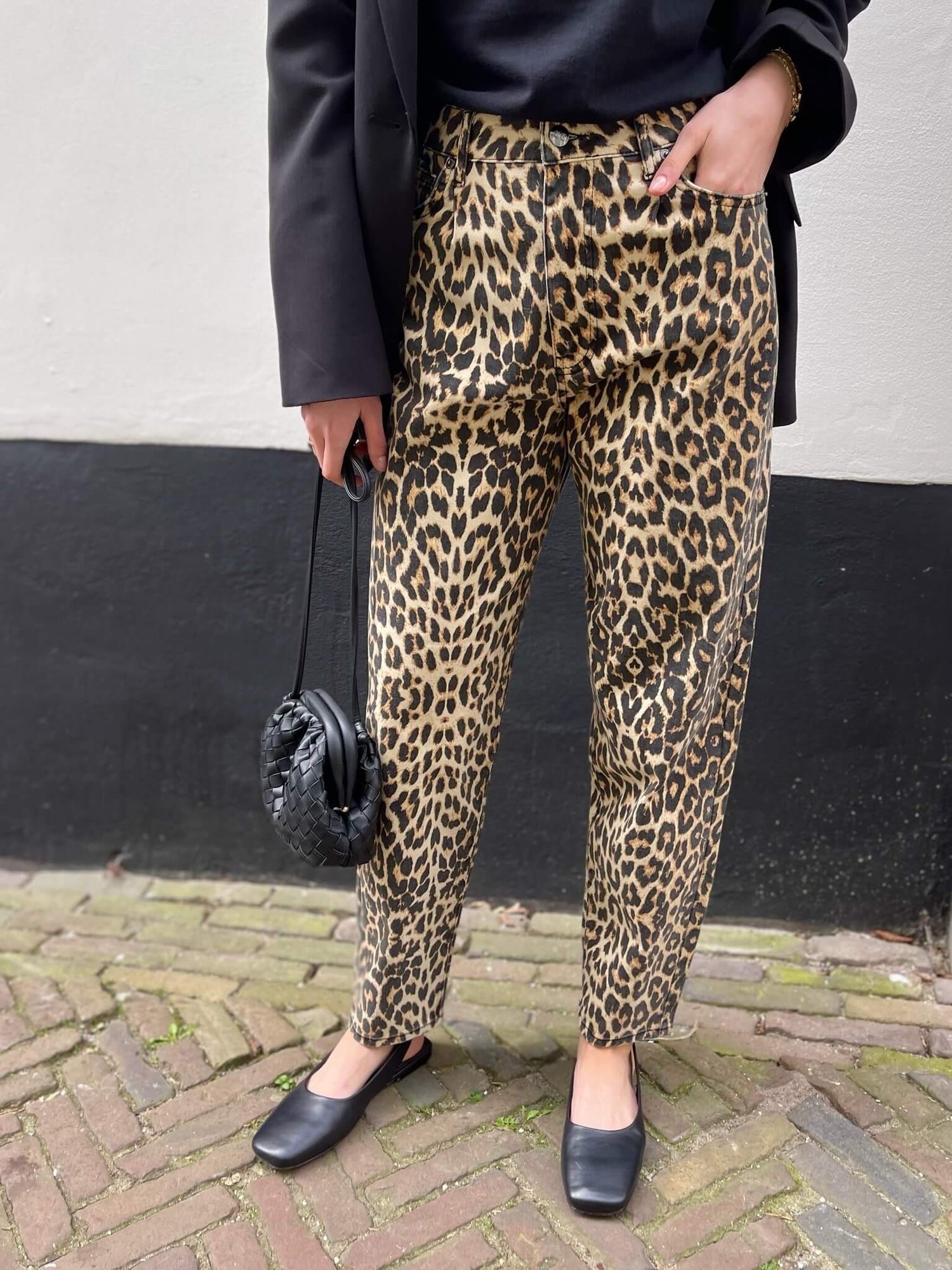 black and barrel leopard look