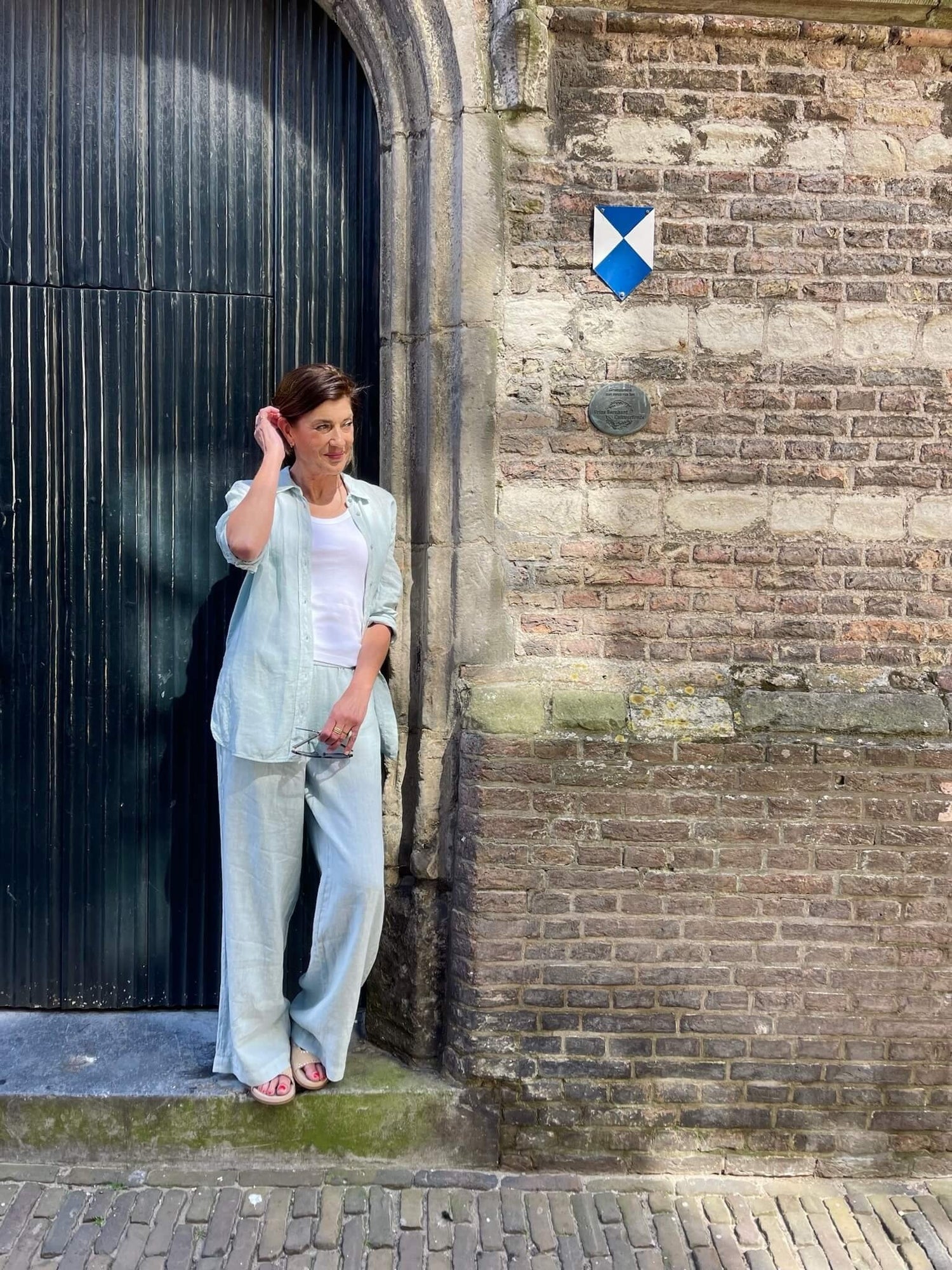 Blue linen look
