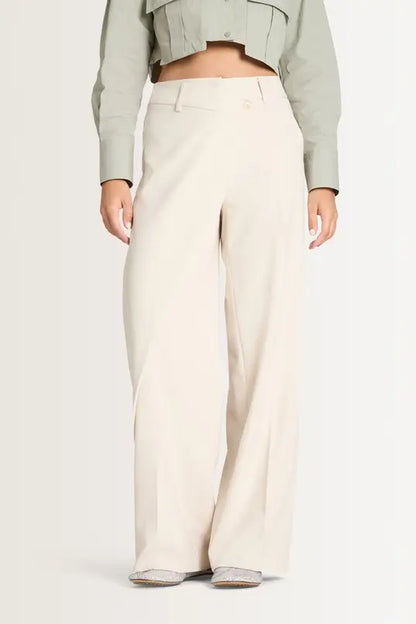 Anais Wrap Front - Icing