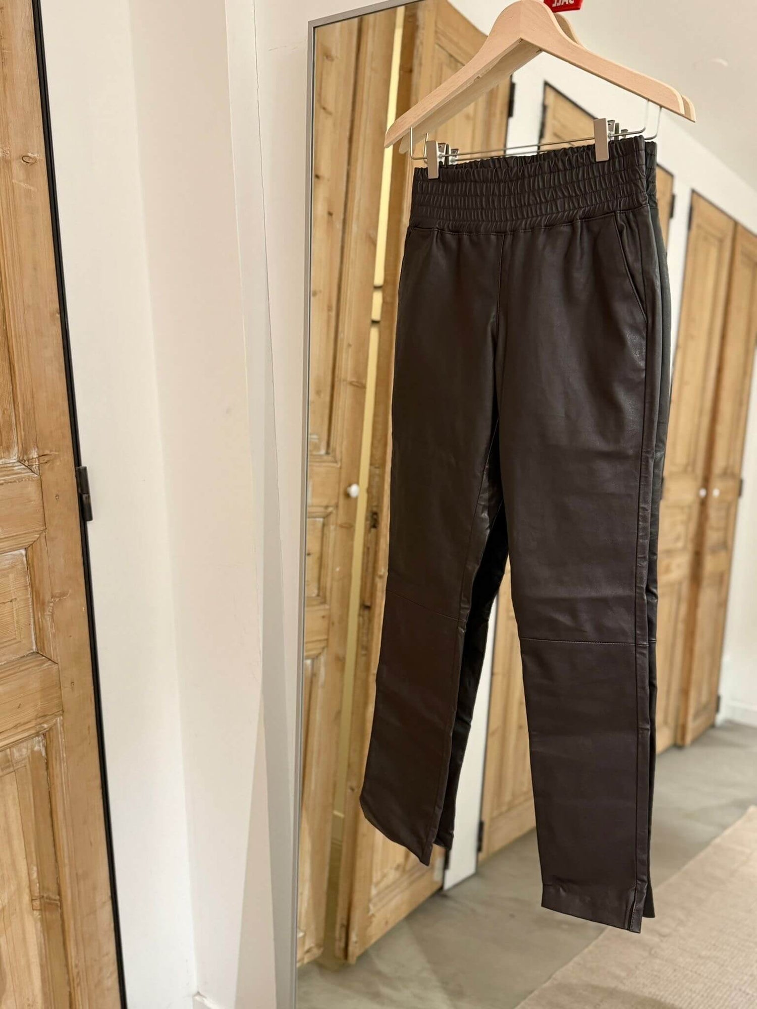 Colette - Dark Brown