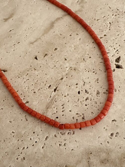 Ketting van rode koraal