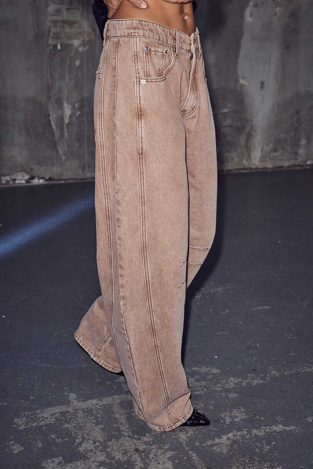 Drew Barrel Panel Jeans - Camel