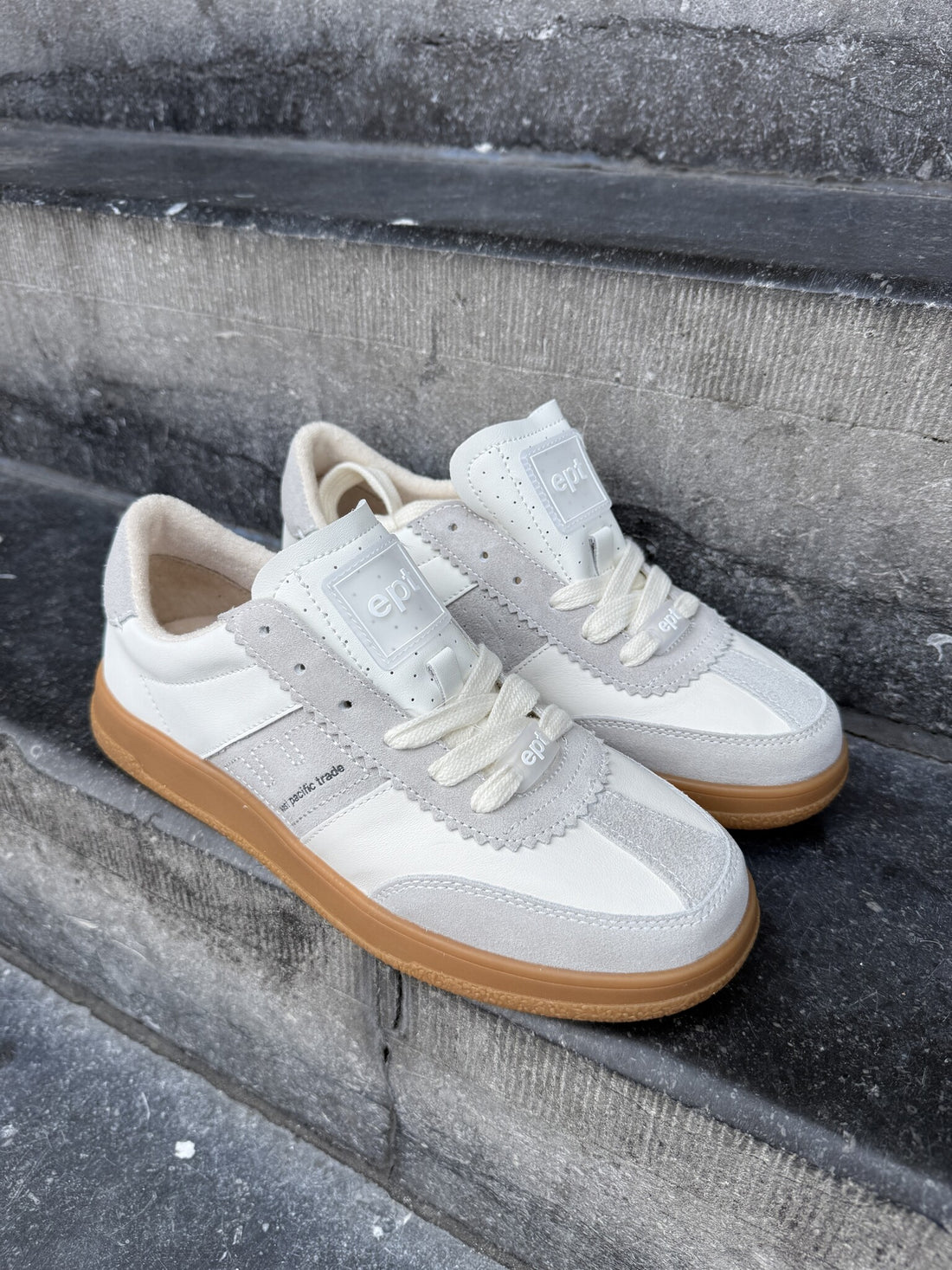 Santos - off white grey