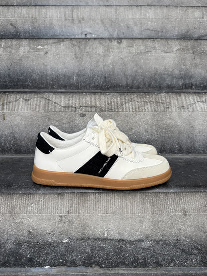 Santos - Off White Black