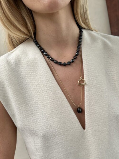 Ketting met donkere zoetwaterparels