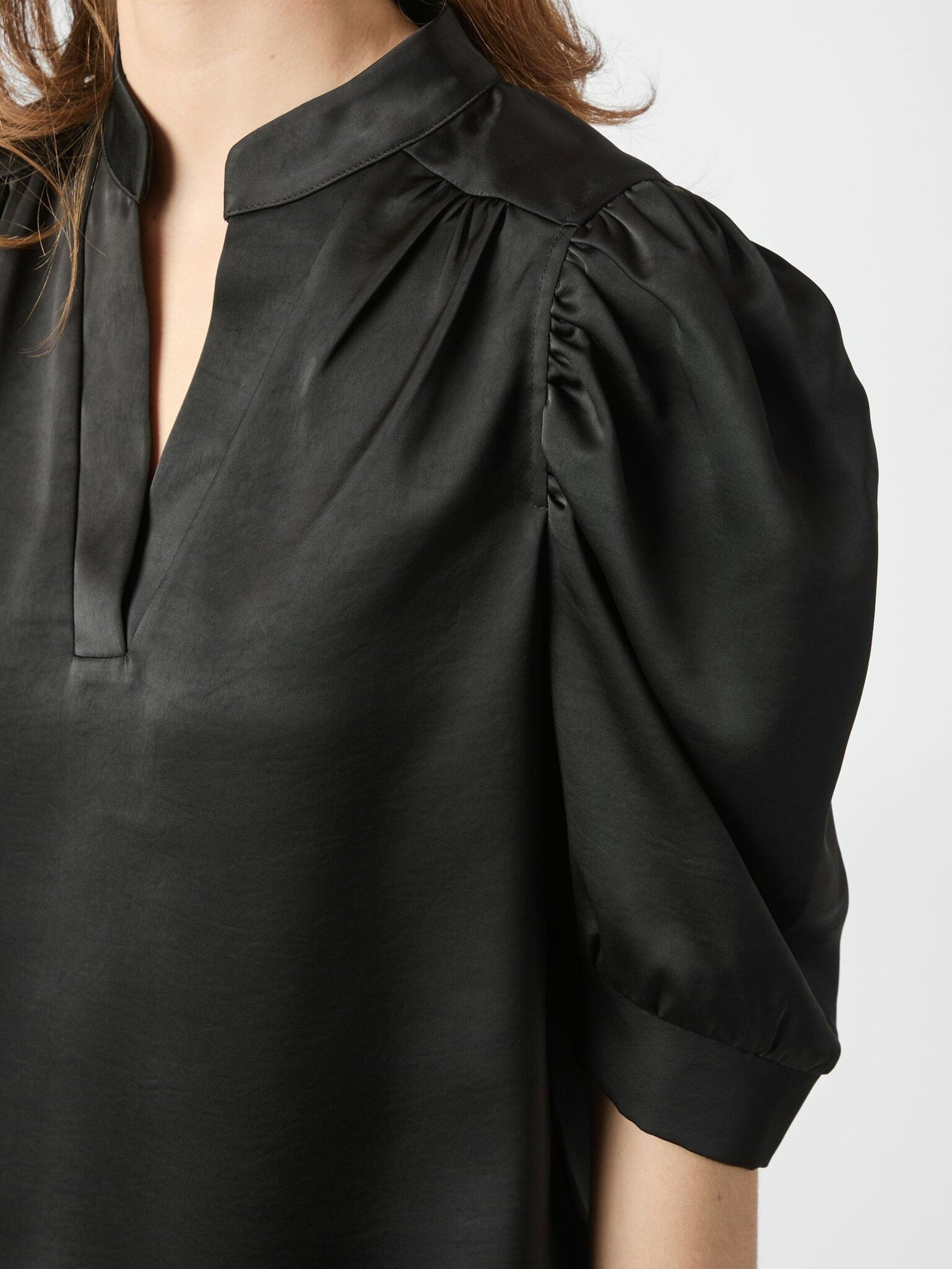 Roella Heavy Sateen Blouse - Black