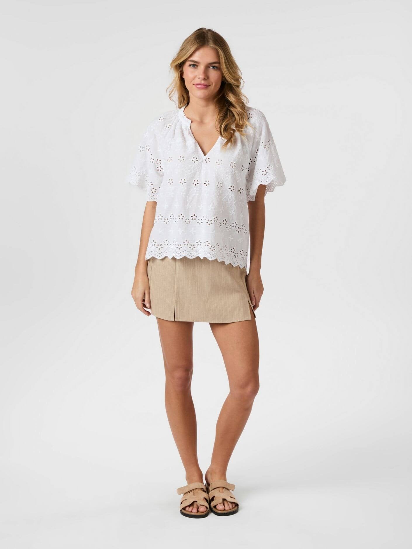 Odet Embroidery blouse - white